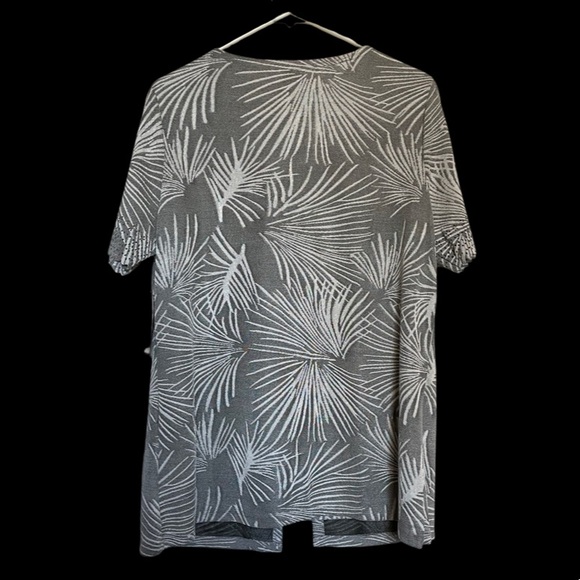 Allie & Rob Women's Blouses (Size XL) - Picture 2 of 9